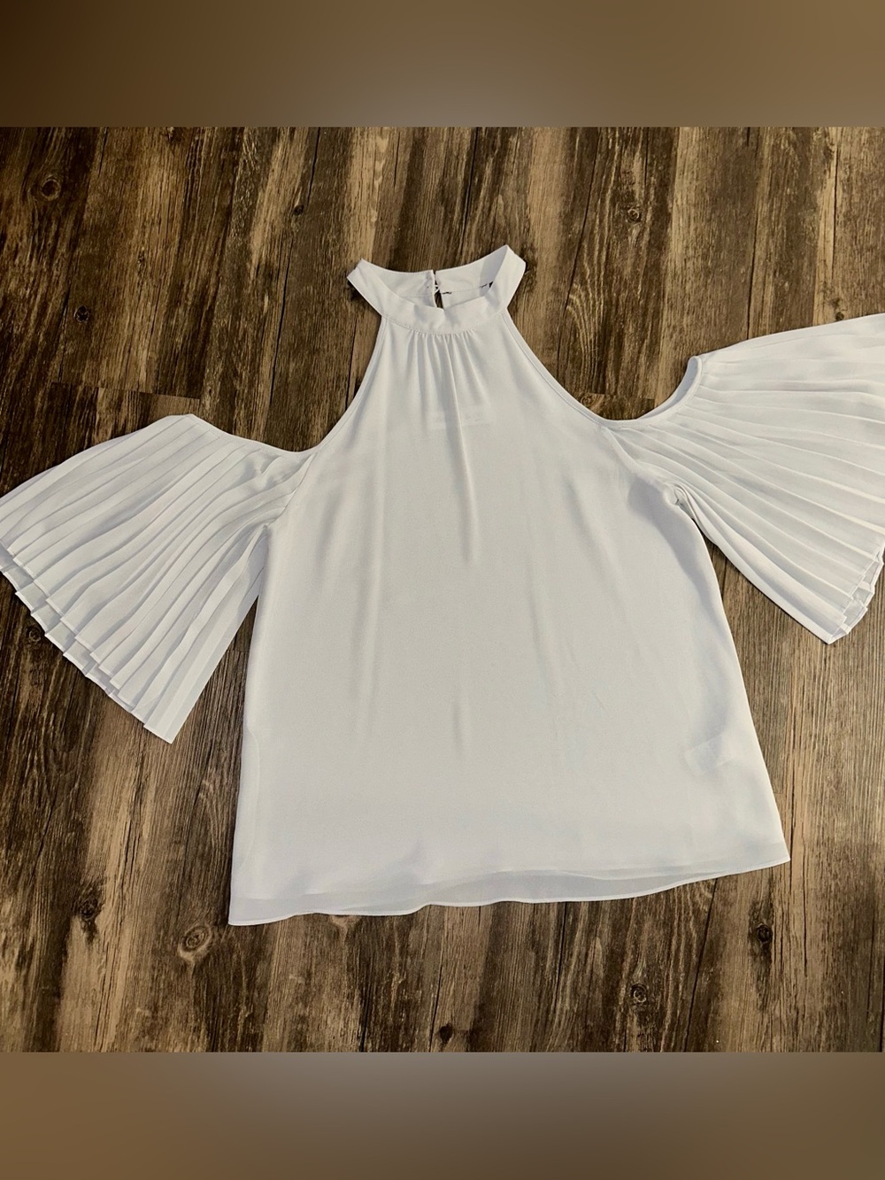 Naked Zebra Gray Halter Cold-Shoulder Pleated Bell Sleeve Top
